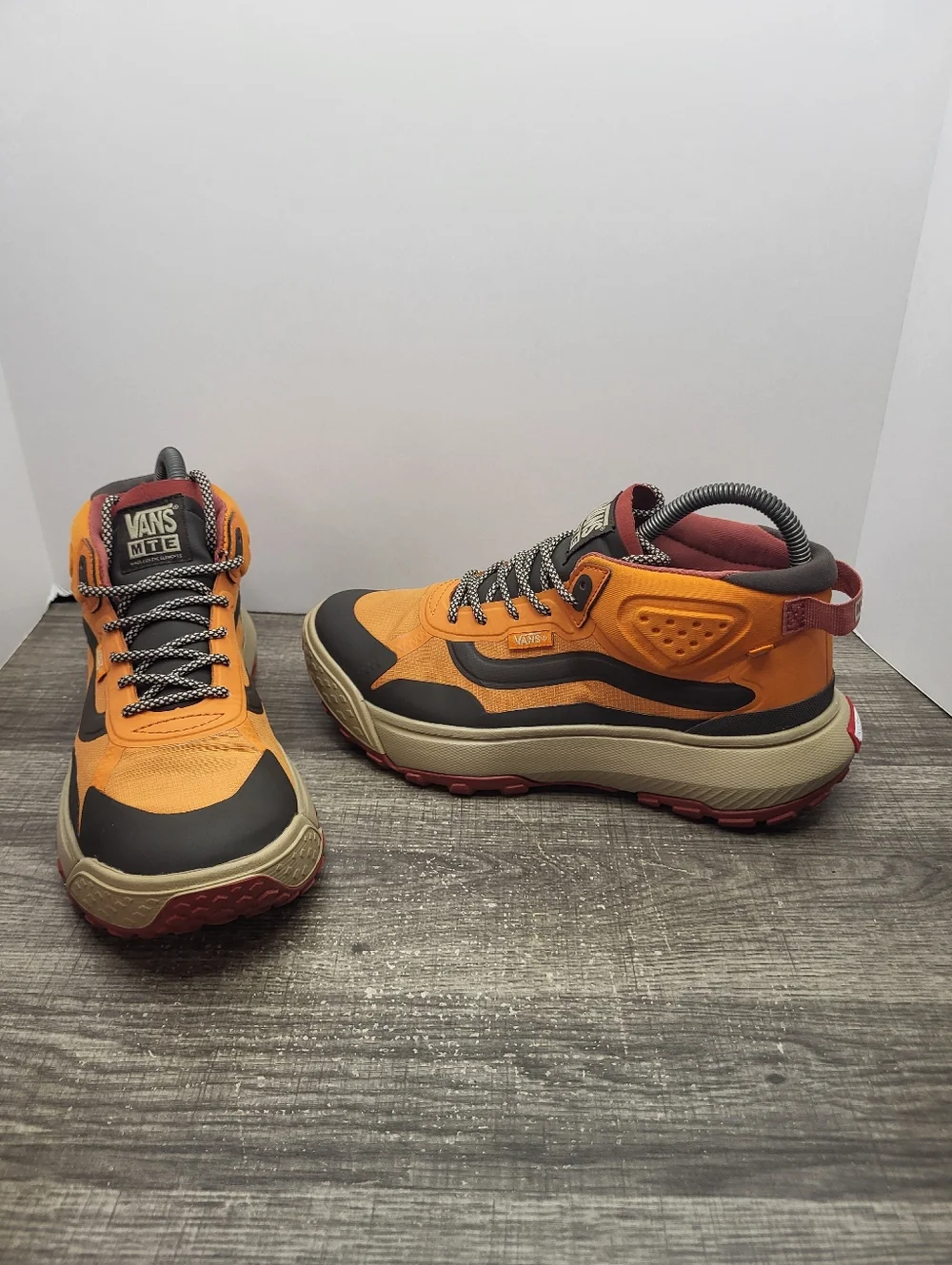 VANS MTE Crosspath Mid Shoes Hiking Trail Orange Mens 6.5 Wms 8